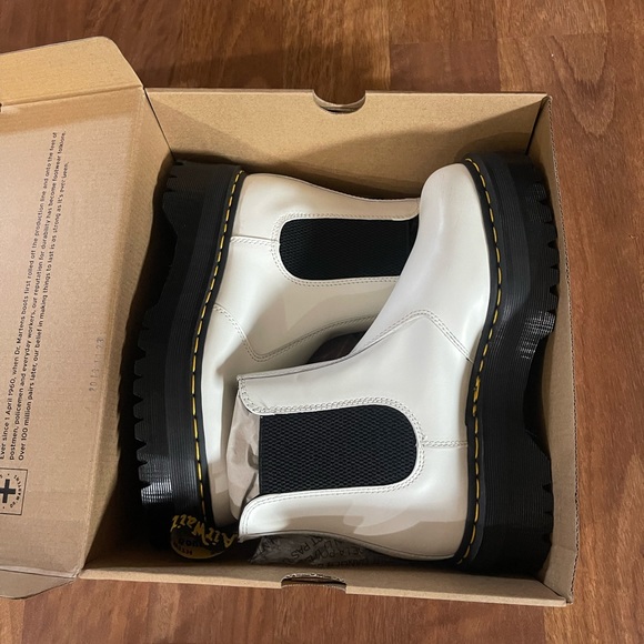 Dr. Martens Shoes - LIKE NEW White Dr Martens Chelsea Boots